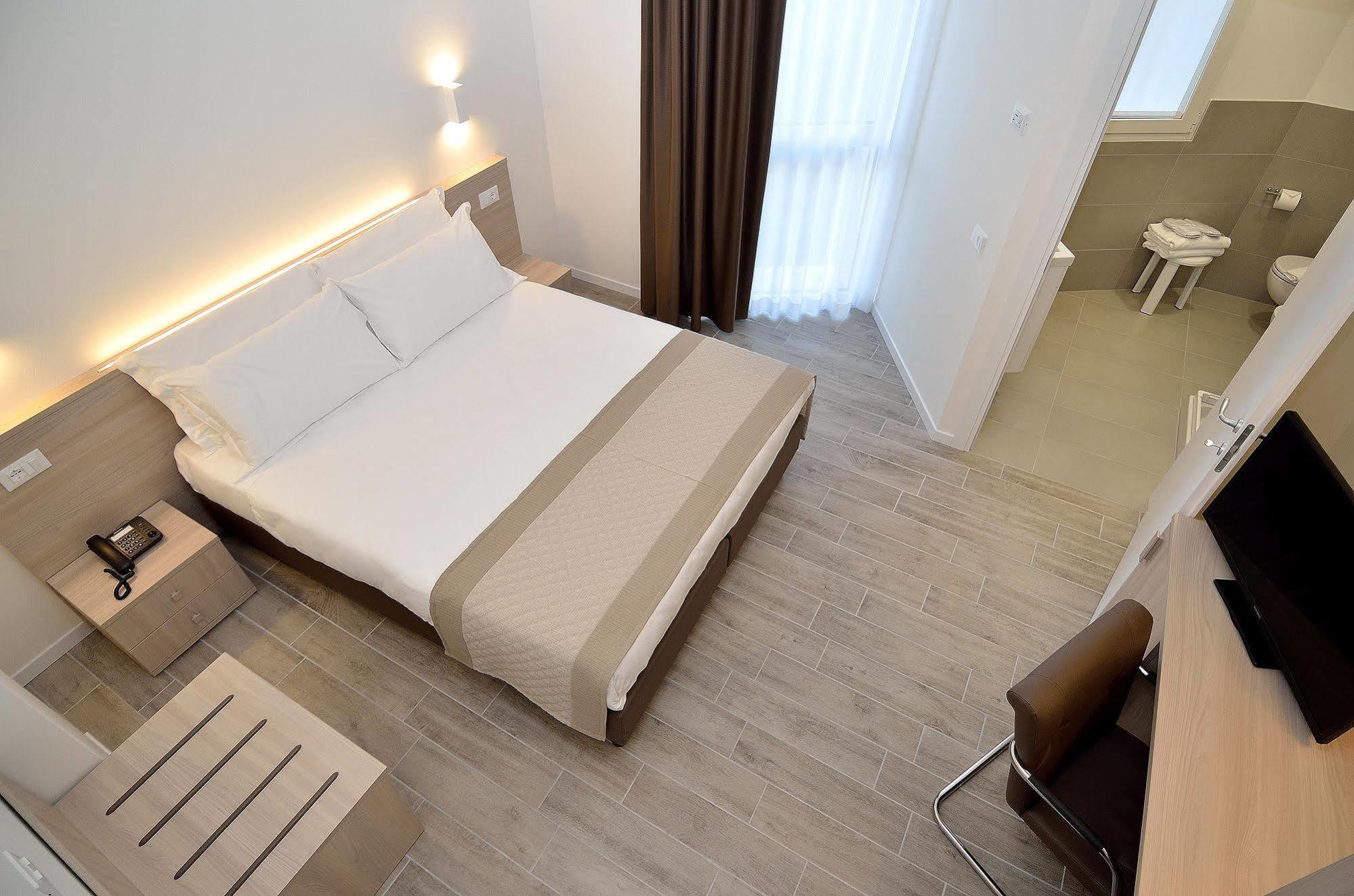 Nuova Hotel 3*